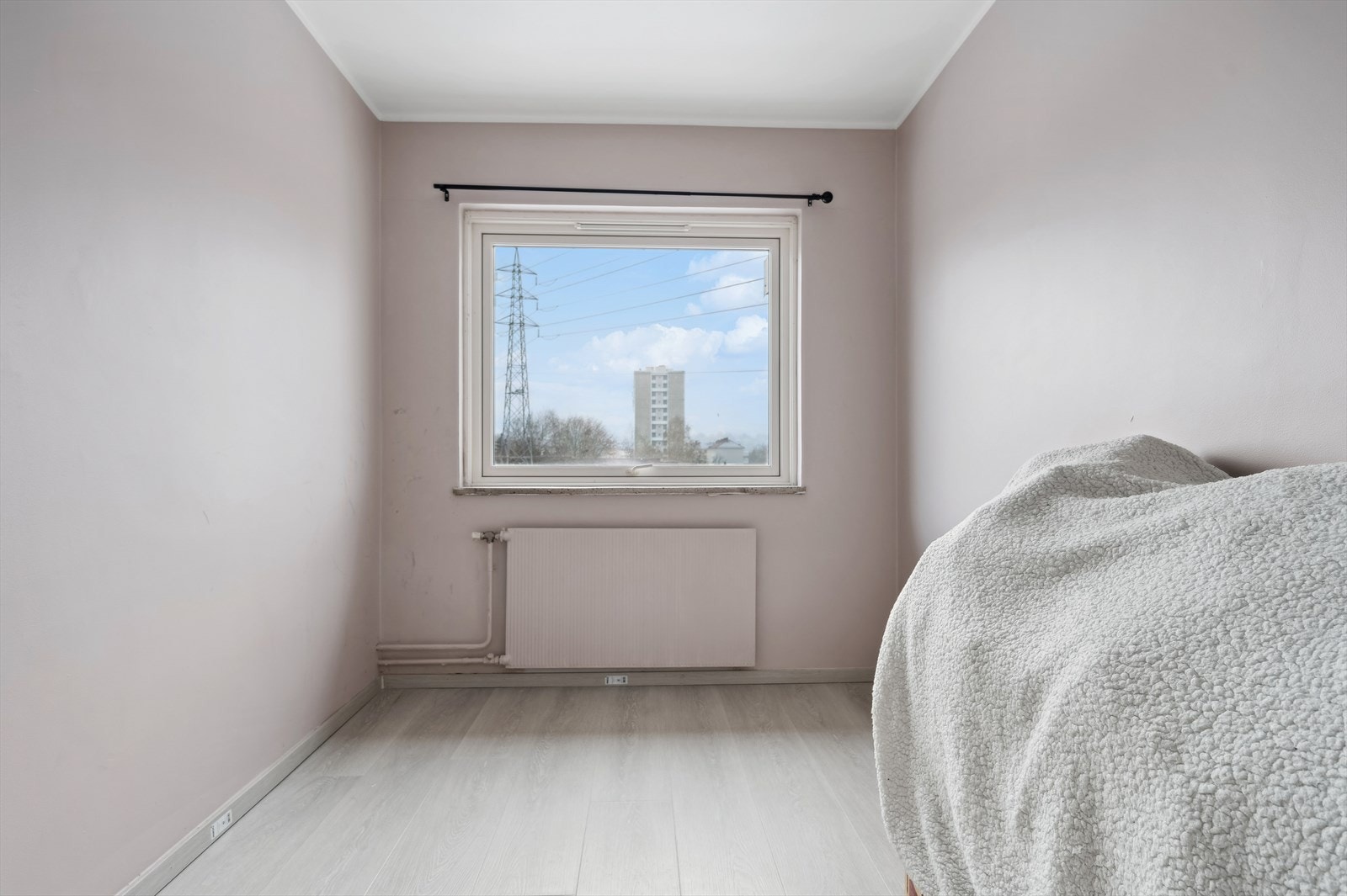 Soverom II passer perfekt som barnerom, gjesterom, hobbyrom eller kontor. Galleribilde