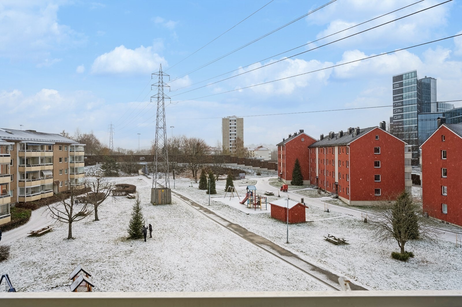 Fra balkongen er det flott utsyn over bakgården. Galleribilde