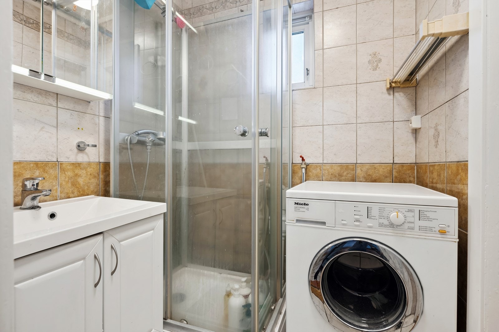 Opplegg for vaskemaskin. Galleribilde