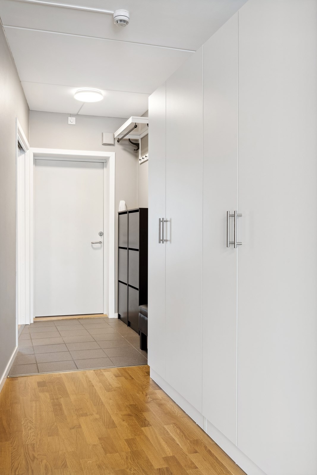 Velkommen inn! Det er enkel adkomst til leiligheten via heis Galleribilde