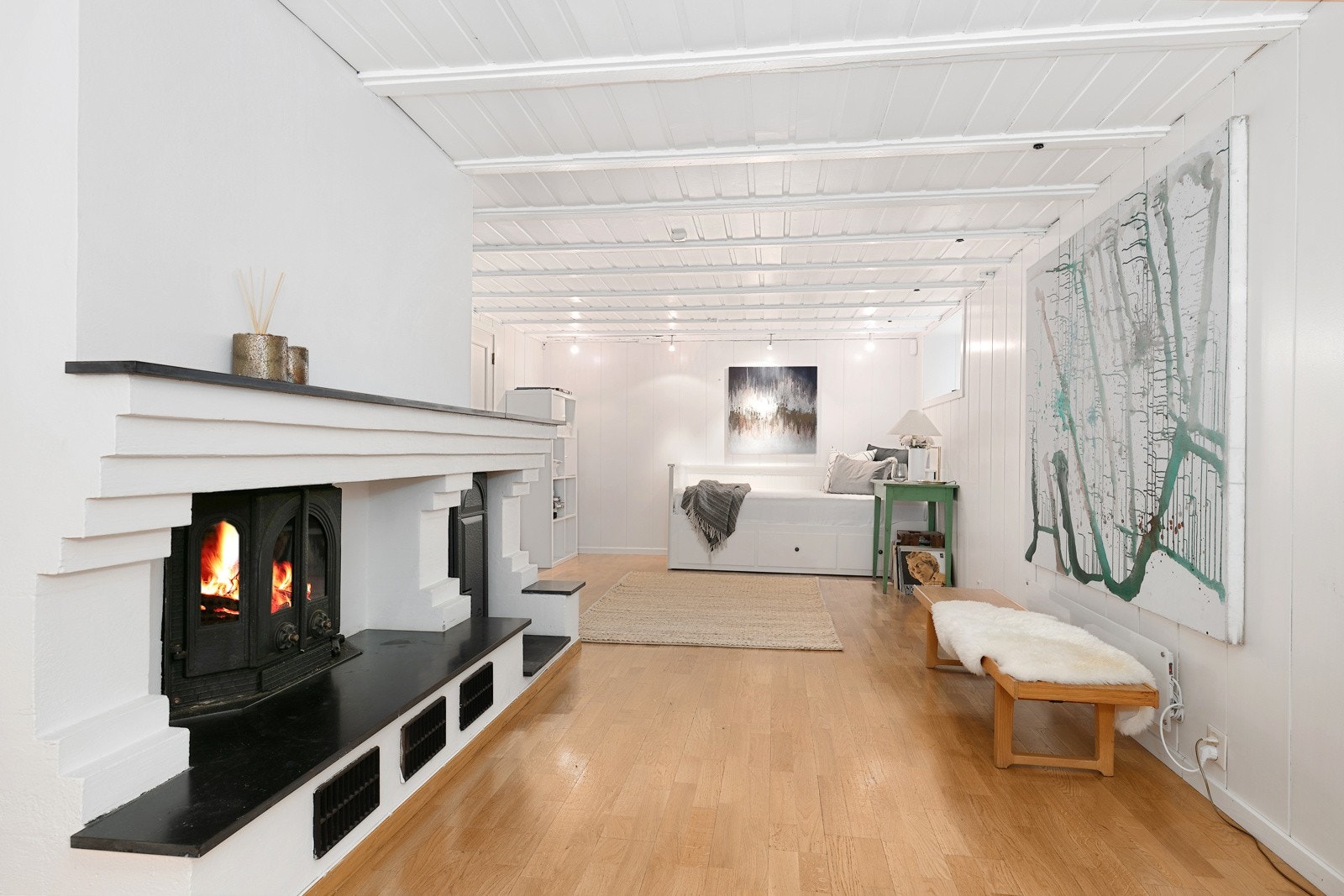 Etasjen har egen inngang og toalett Galleribilde