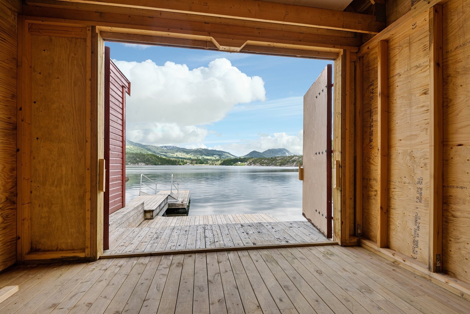 Naust innvendig Galleribilde