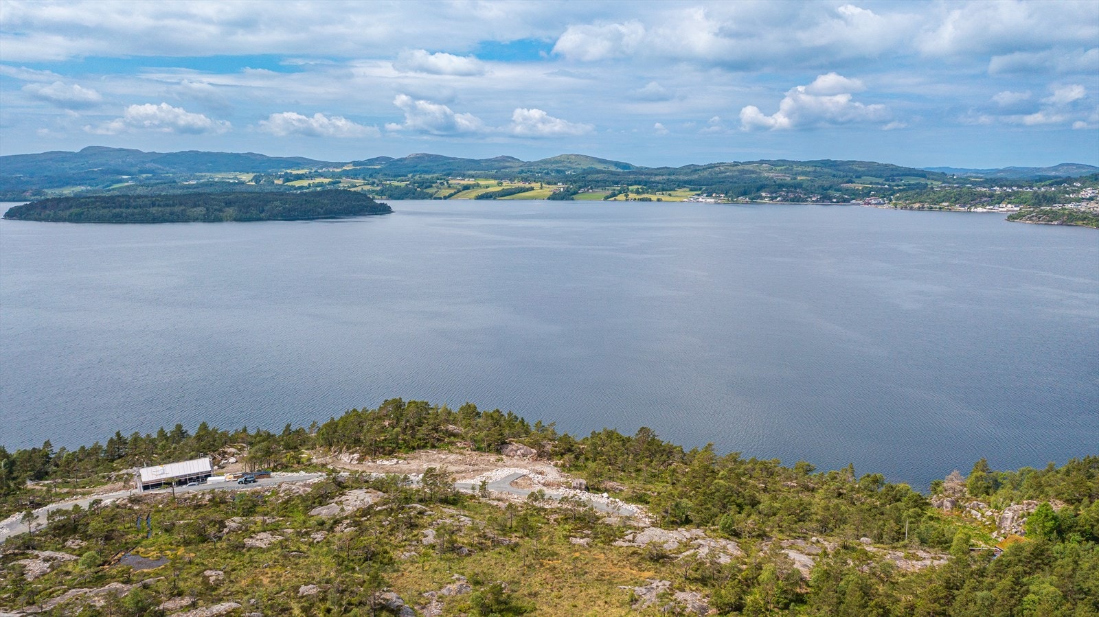 Utsikten fra alle tomtene her er fantastisk. Galleribilde