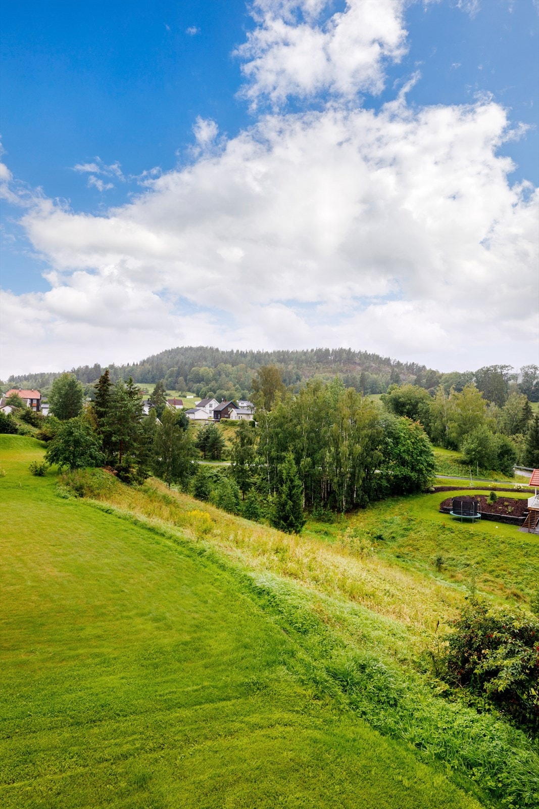 Hyggelig utsikt fra verandaen. Galleribilde