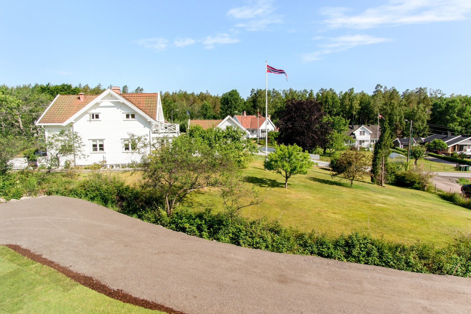 Årøysund er beliggende i rolige og naturskjønne omgivelser. Galleribilde