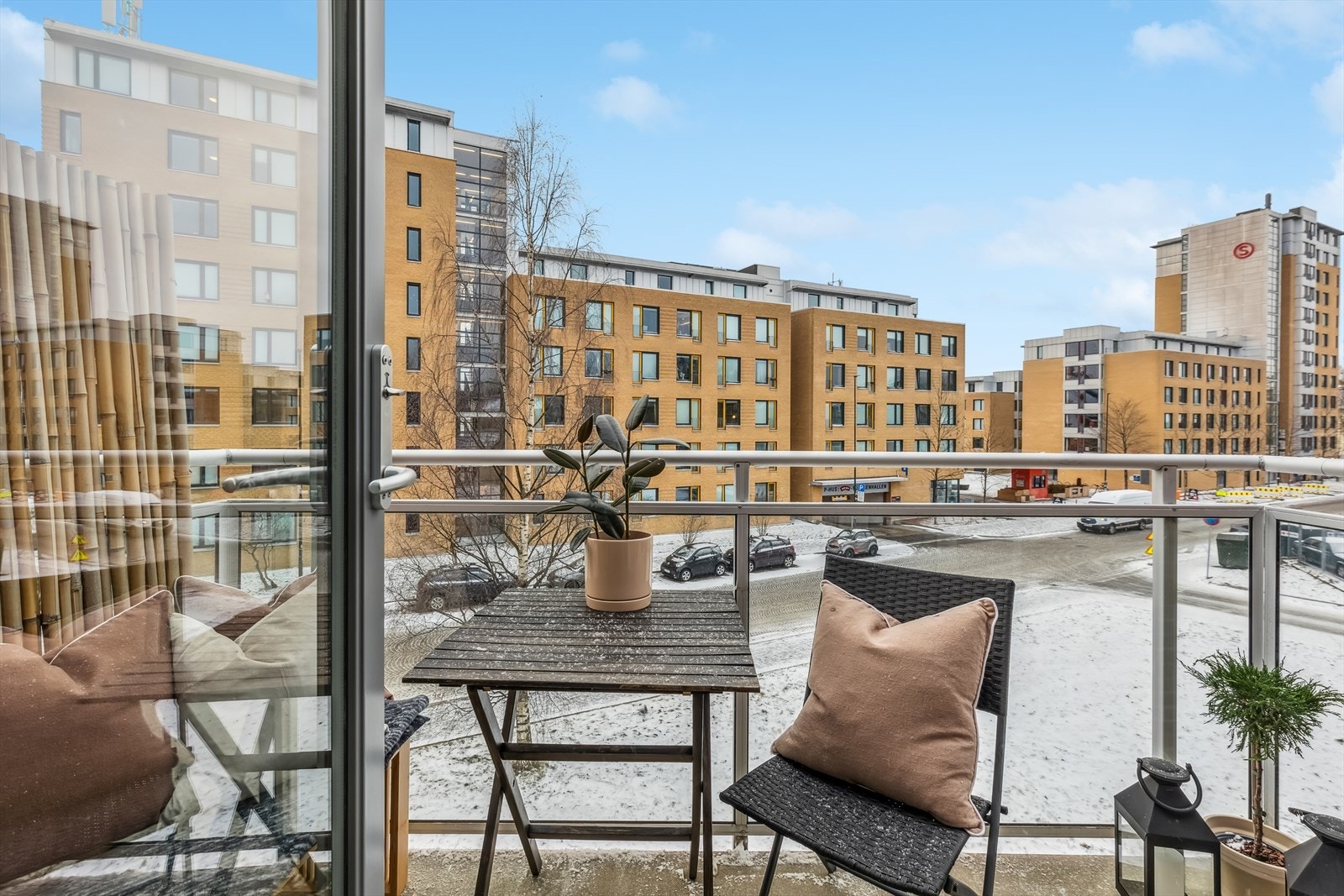 Leiligheten har en fantastisk solrik balkong vendt mot syd-vest Galleribilde