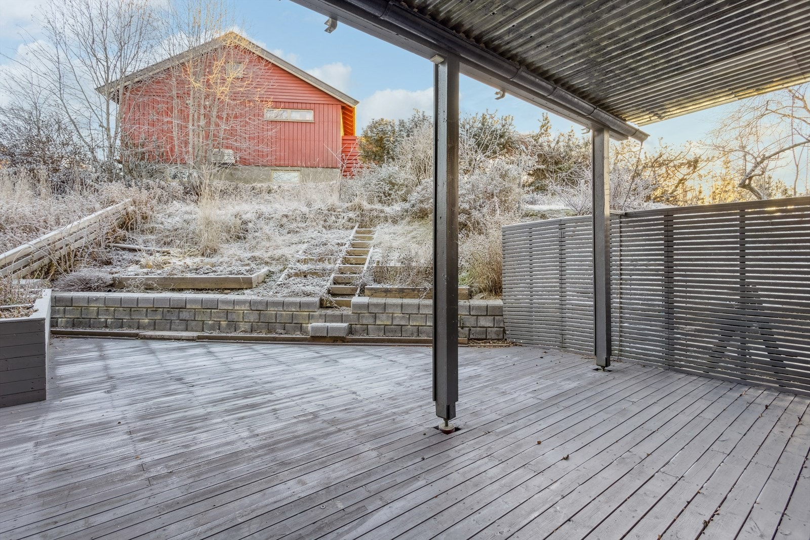 Terrasse med overbygg i 1. etasje. Galleribilde