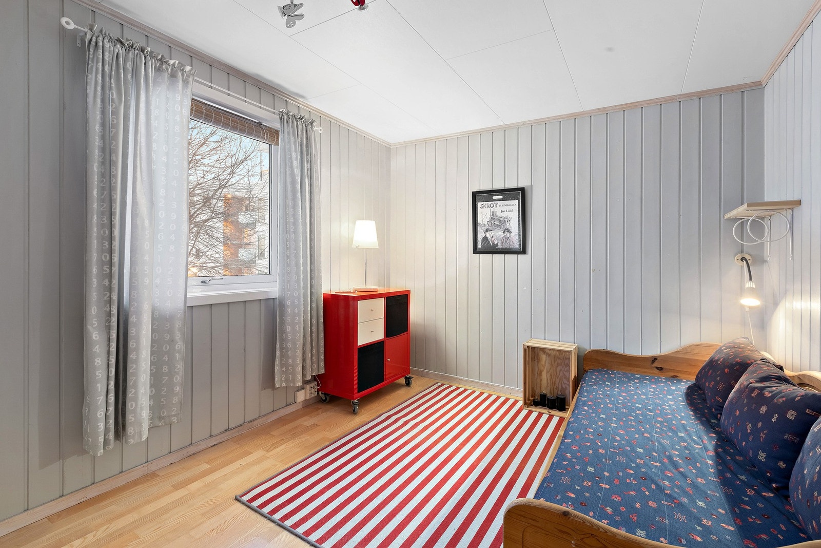 Soverom 3 måler 10 kvm. Galleribilde