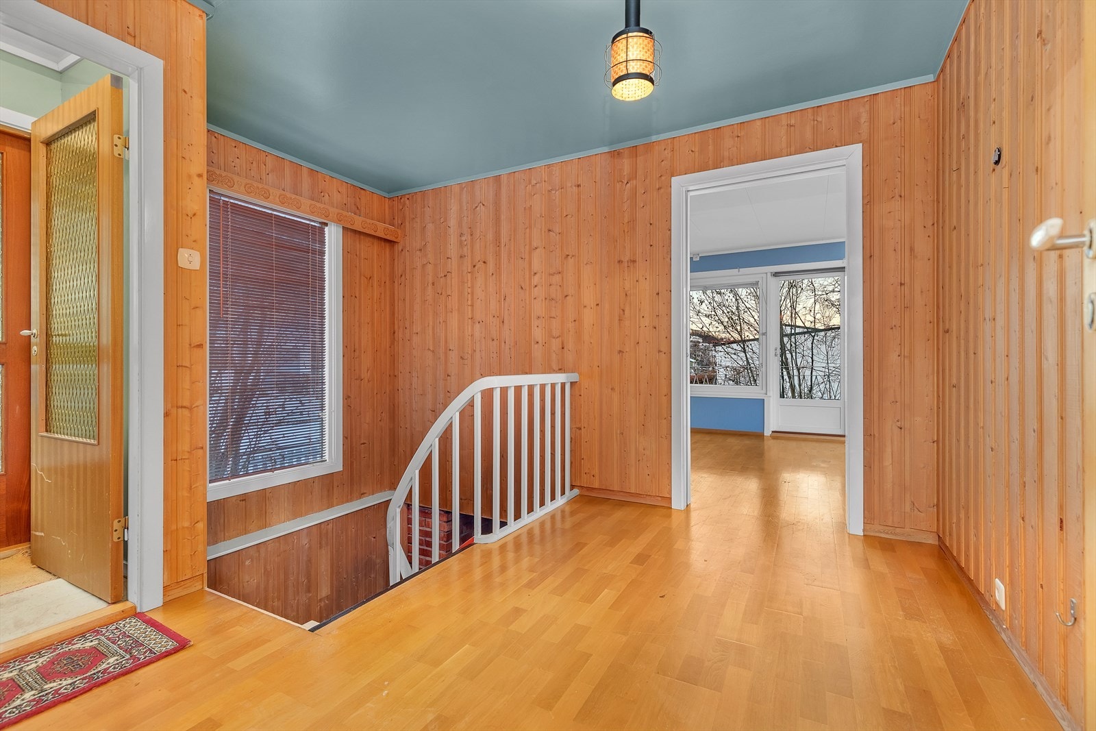 Velkommen inn - Fra entré kommer du inn i en romslig hall Galleribilde