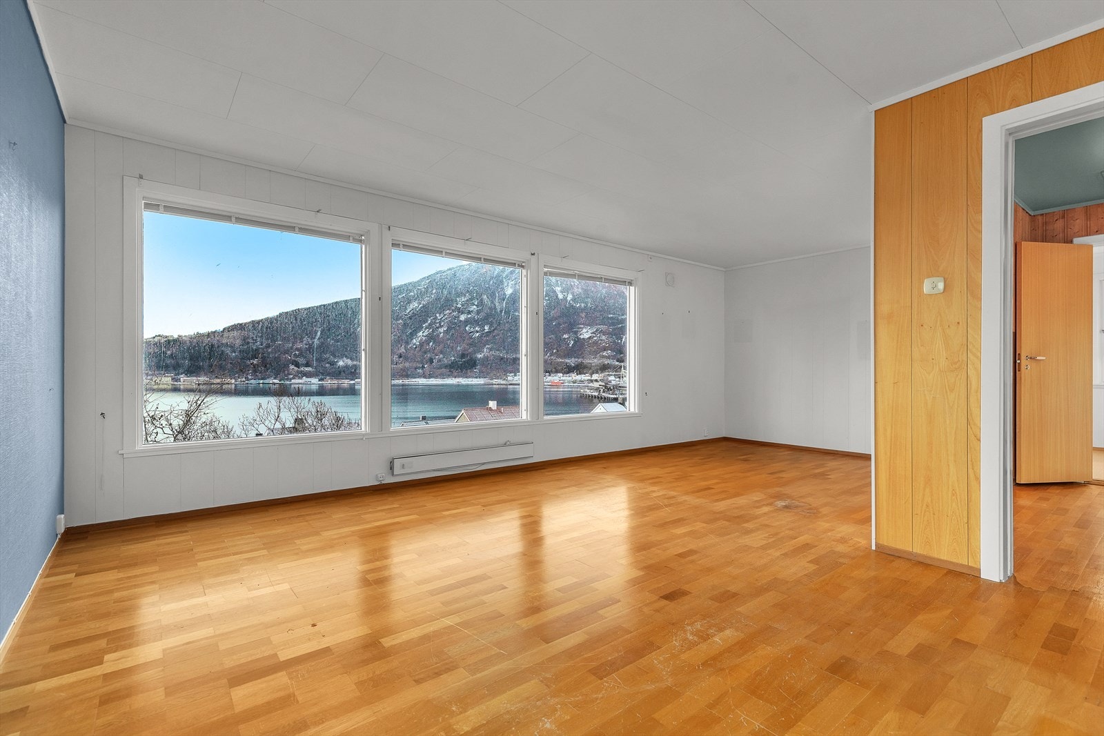 Stuen har flere muligheter for møblering Galleribilde