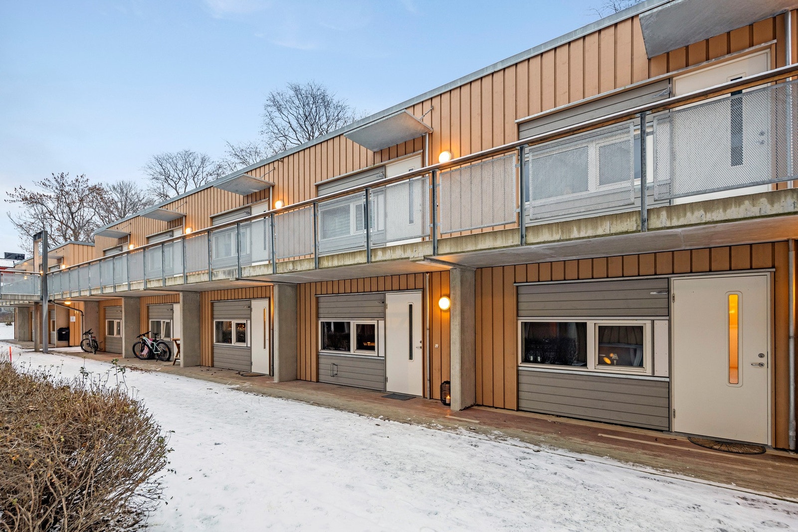 Felles bakgård for beboere i Lade Entre borettslag. Det medfølger en romlig bod i kjeller til leiligheten. Galleribilde