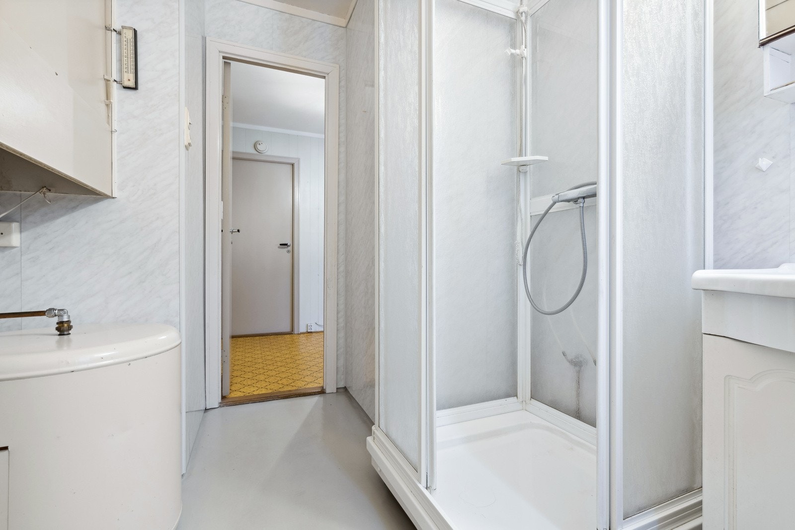 Badet ligger i tilknytning til entreen og måler 4,5 kvm. Galleribilde