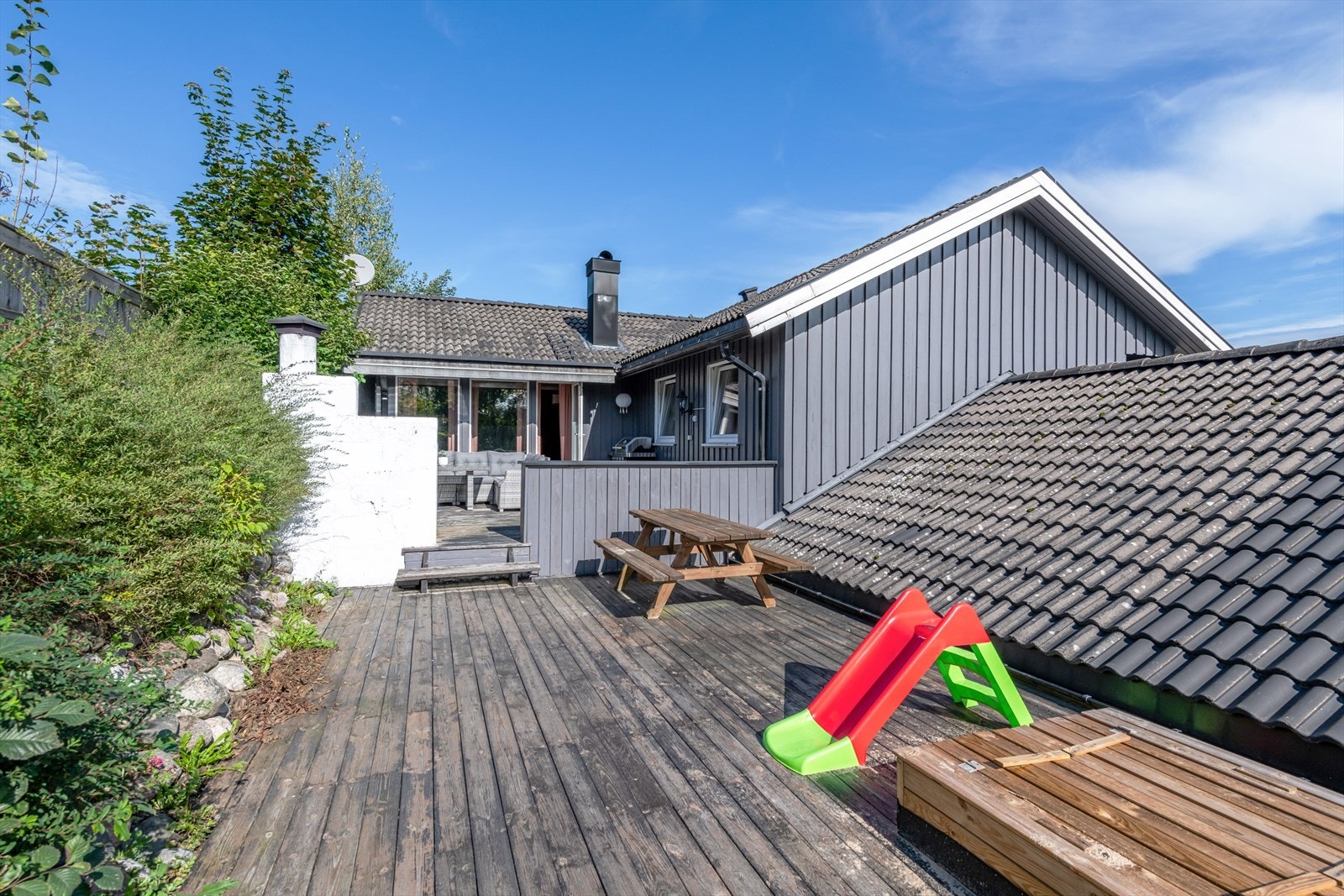 Stor platting til lek og moro. Galleribilde