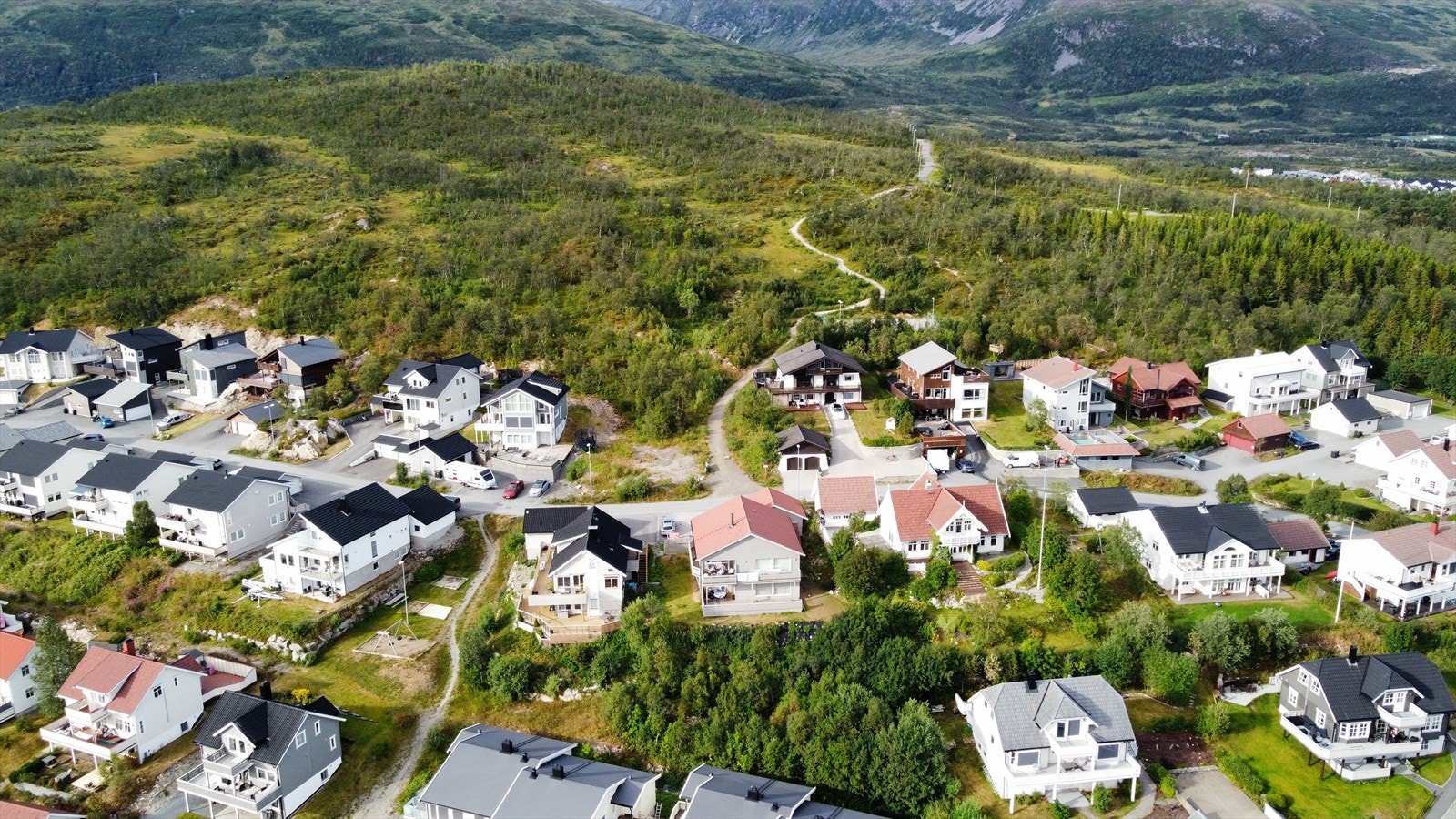 Oversiktsbilde - selgers egne bilder Galleribilde