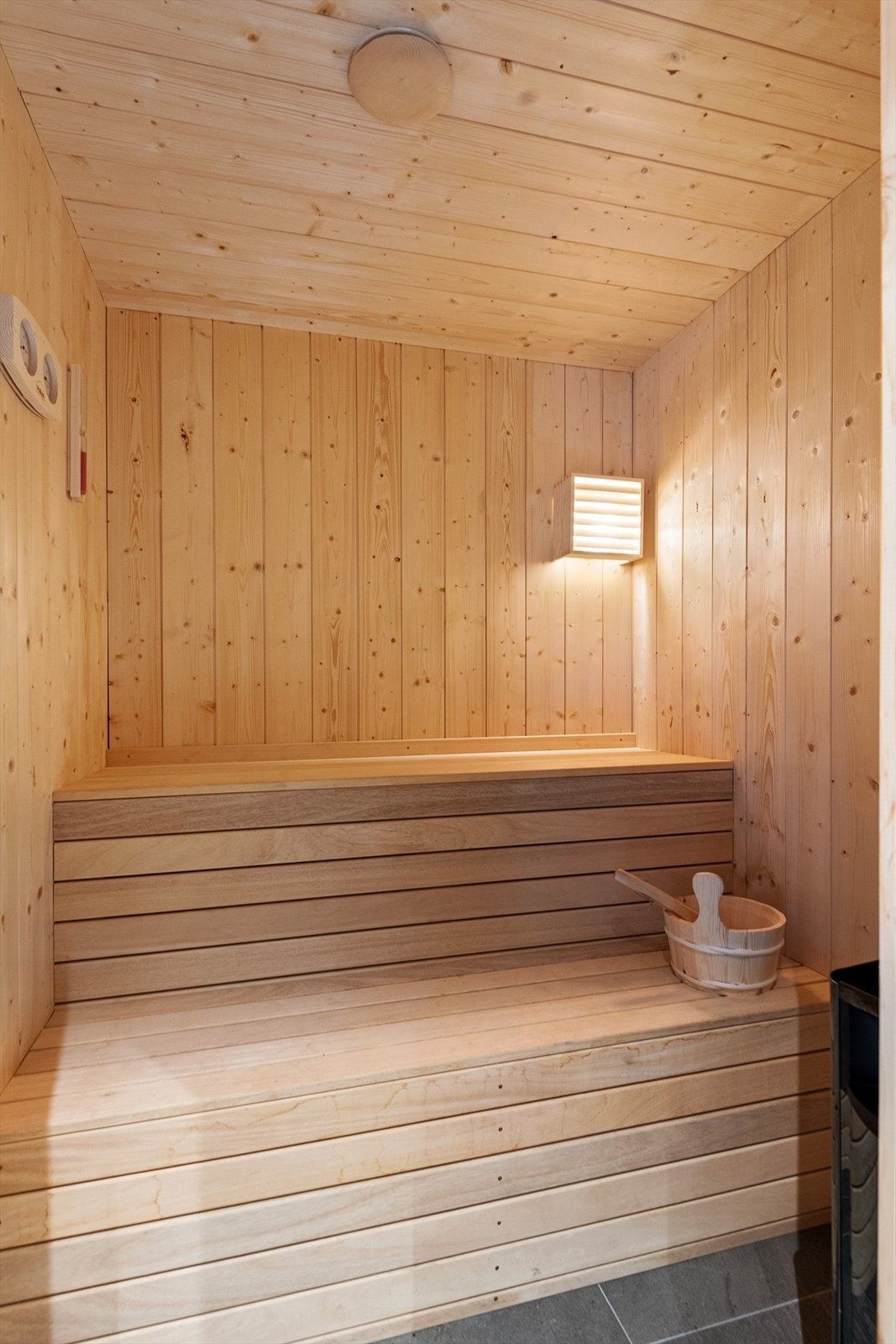 Herlig badstu med flere sitteplasser Galleribilde