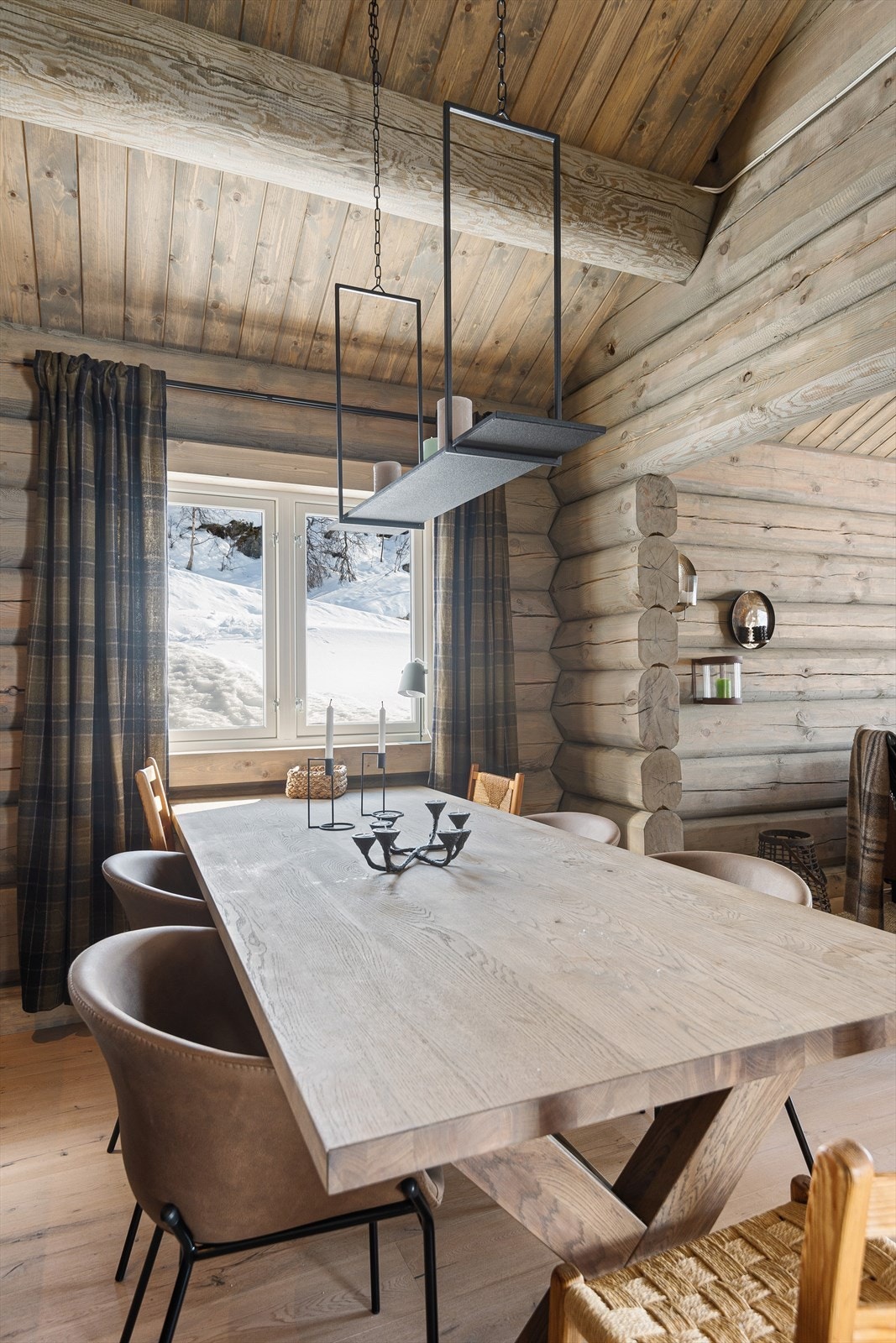 Hytten selges fullt møblert Galleribilde