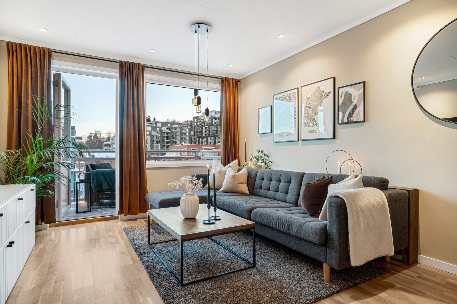 Leiligheten er malt i lune og moderne farger som skaper en god atmosfære i boligen. Galleribilde