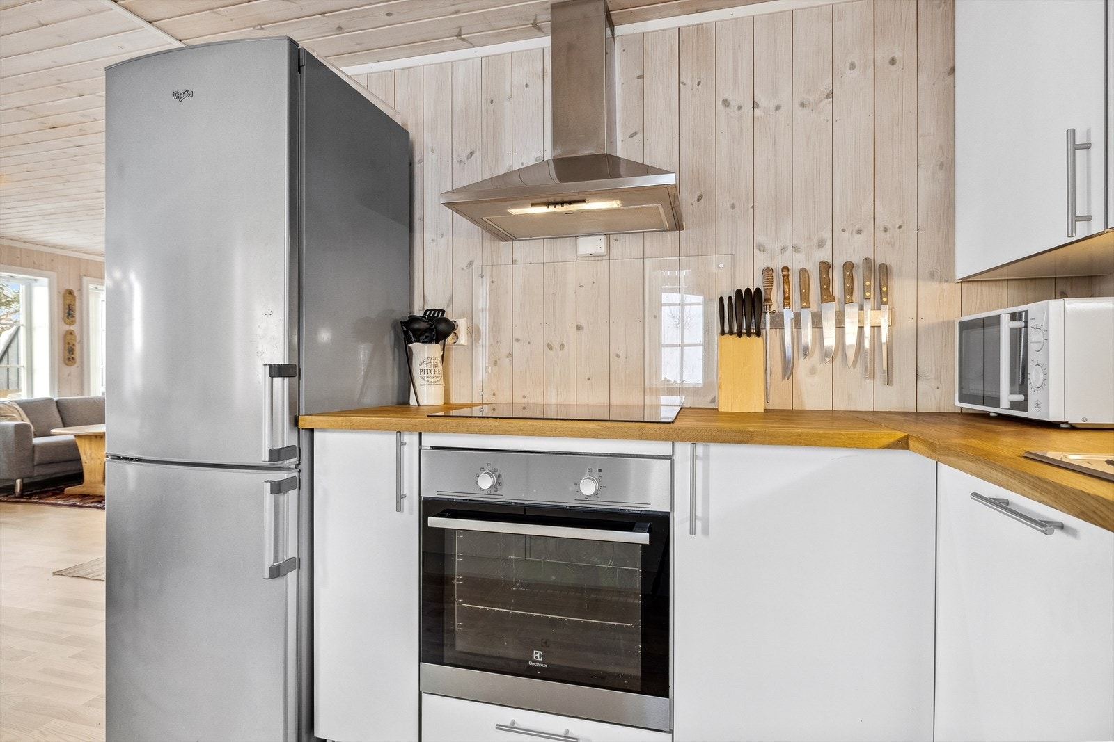 Integrert stekeovn, platetopp og oppvaskmaskin medfølger. Galleribilde