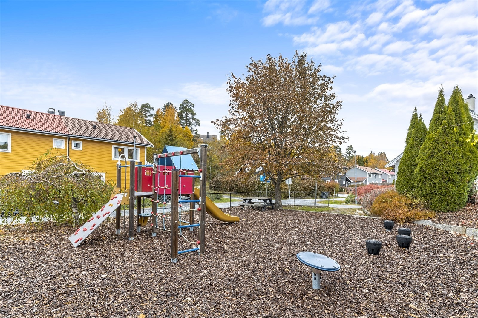 Lekeplass for de minste. Tunet Greverudhagan er et trygt og barnevennlig boligområde. Galleribilde