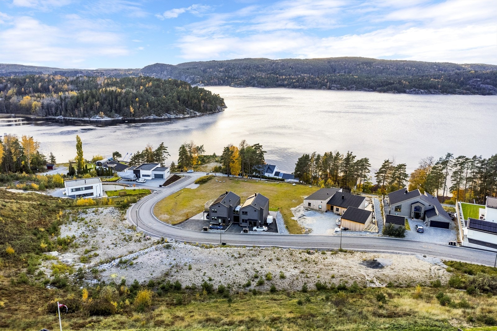 Området er under utvikling og består hovedsakelig av einebokigbebyggelse. Galleribilde
