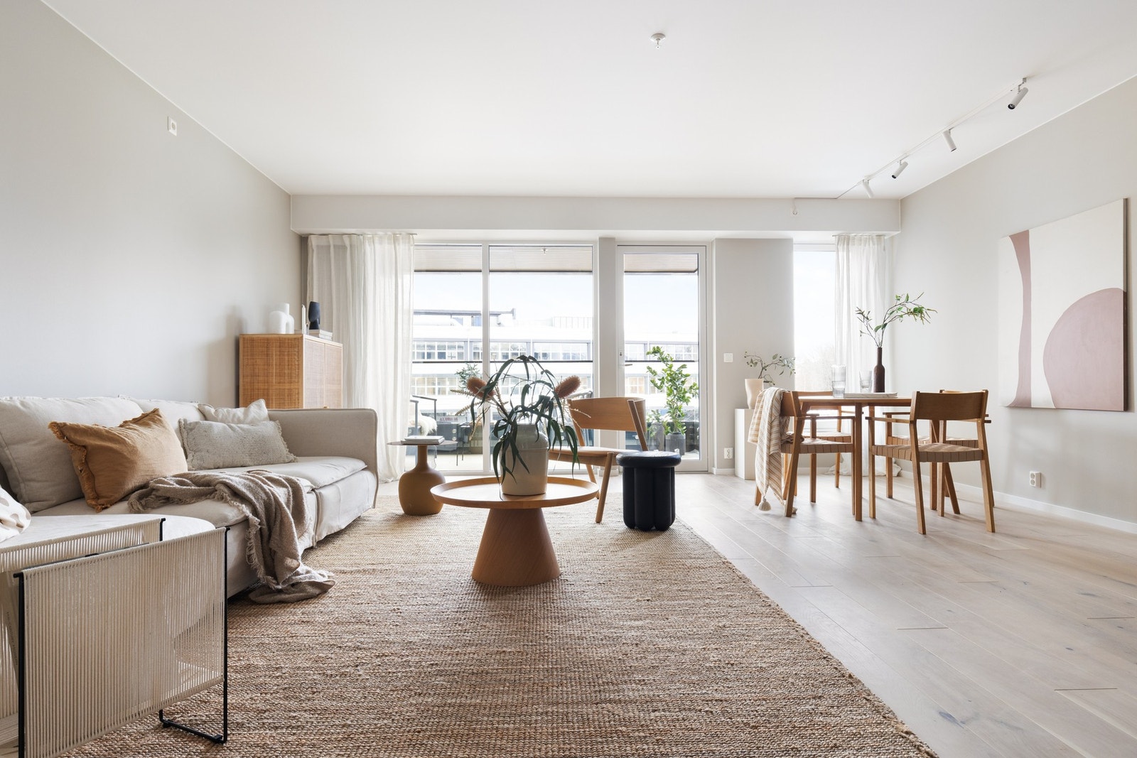 Christer Sebbah ved EIE Løren ønsker velkommen til Tøyentaket og Ensjøveien 4 D! Galleribilde