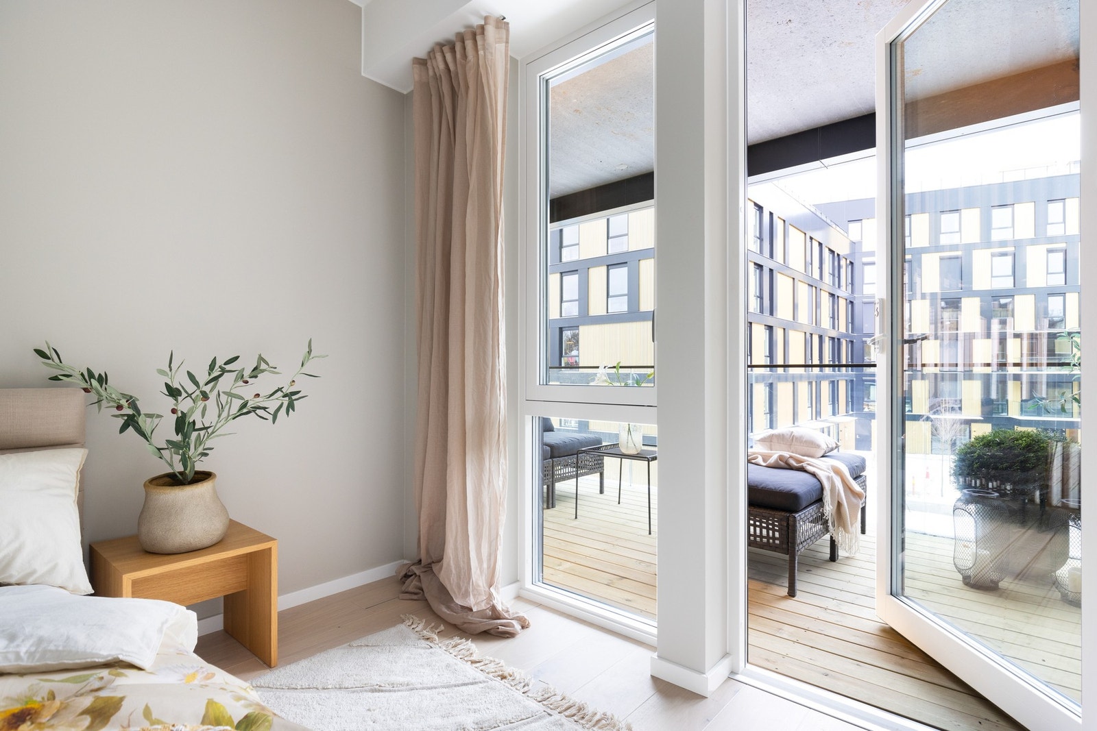 Fra hovedsoverommet er det utgang til den andre balkongen. Galleribilde