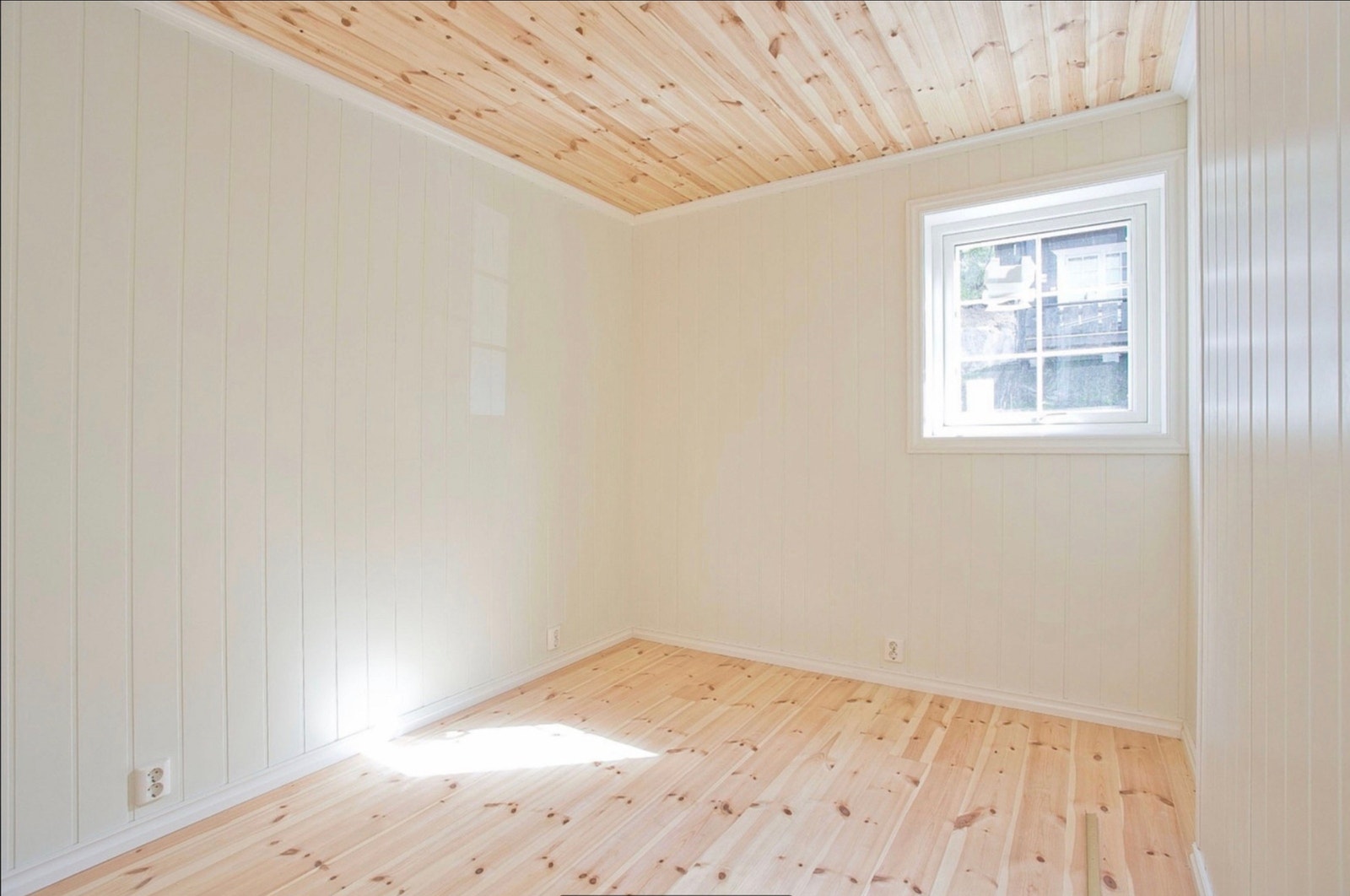 Soverom nr 1, 1. etasje - bilde av lik hytte med standard inndeling og innredning. Farger velger man selv :-) Galleribilde