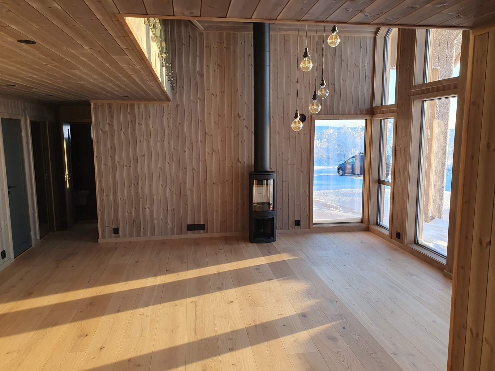 Fra kjøkken mot stue. Galleribilde