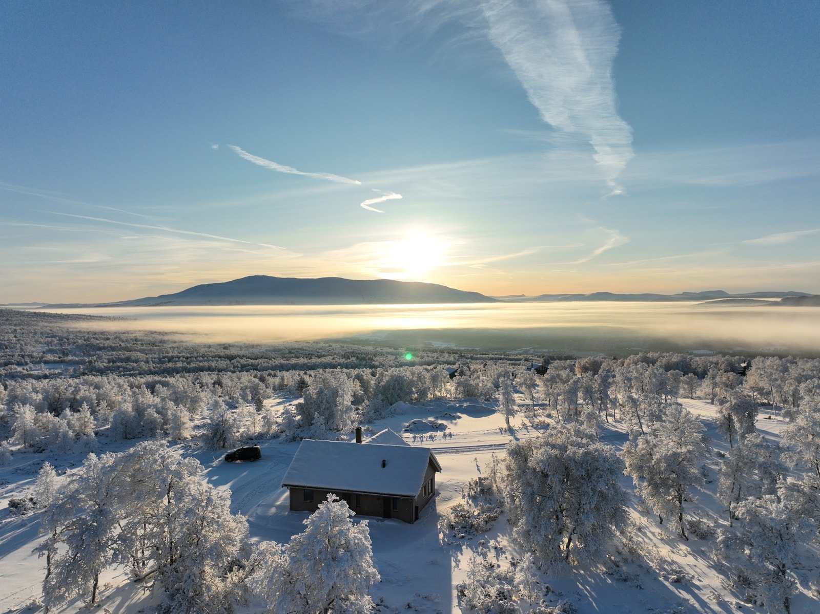 Hytta ligger med utsikt mot Hummelfjell. Galleribilde