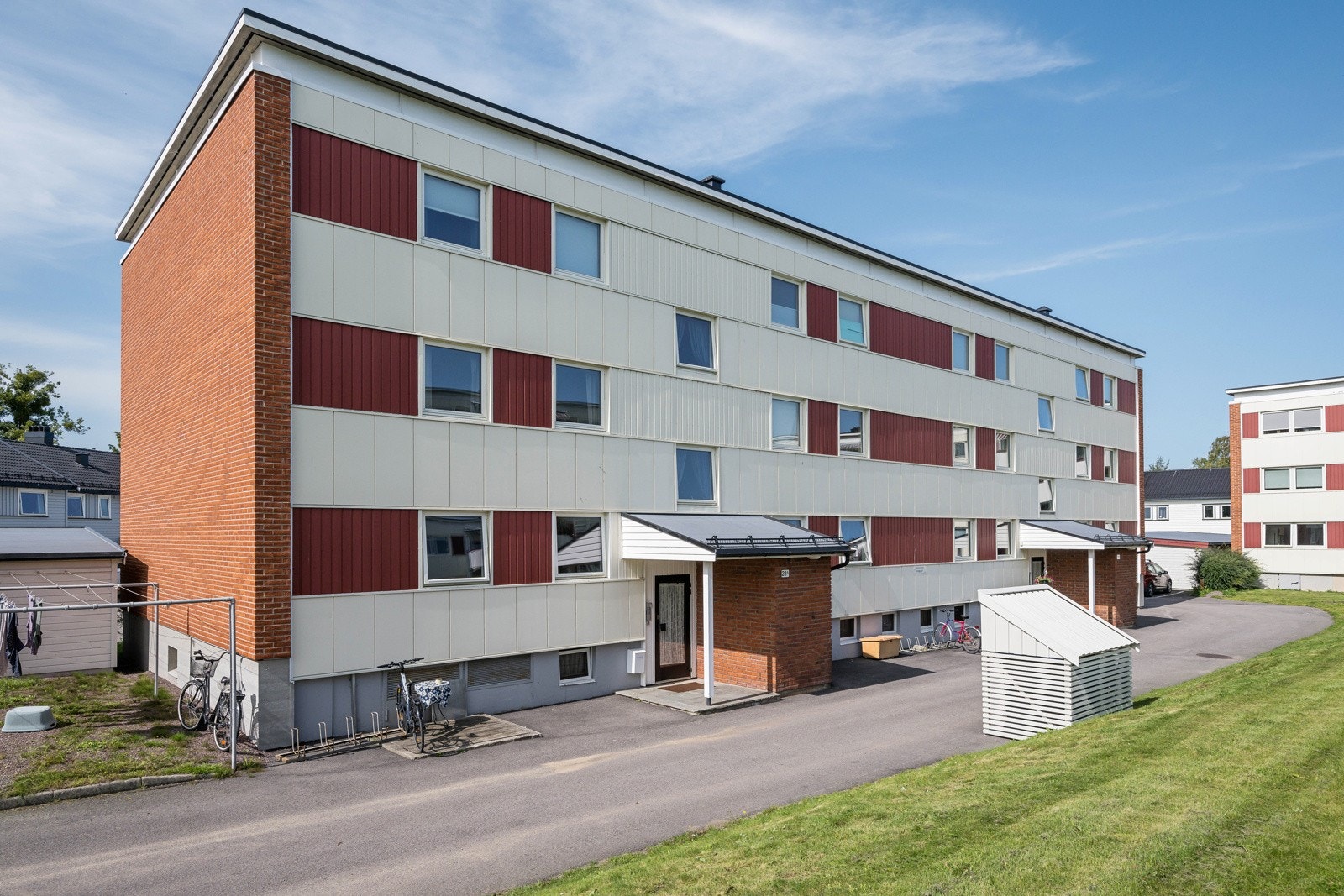 Godt med parkering samt el-billadere i borettslaget Galleribilde