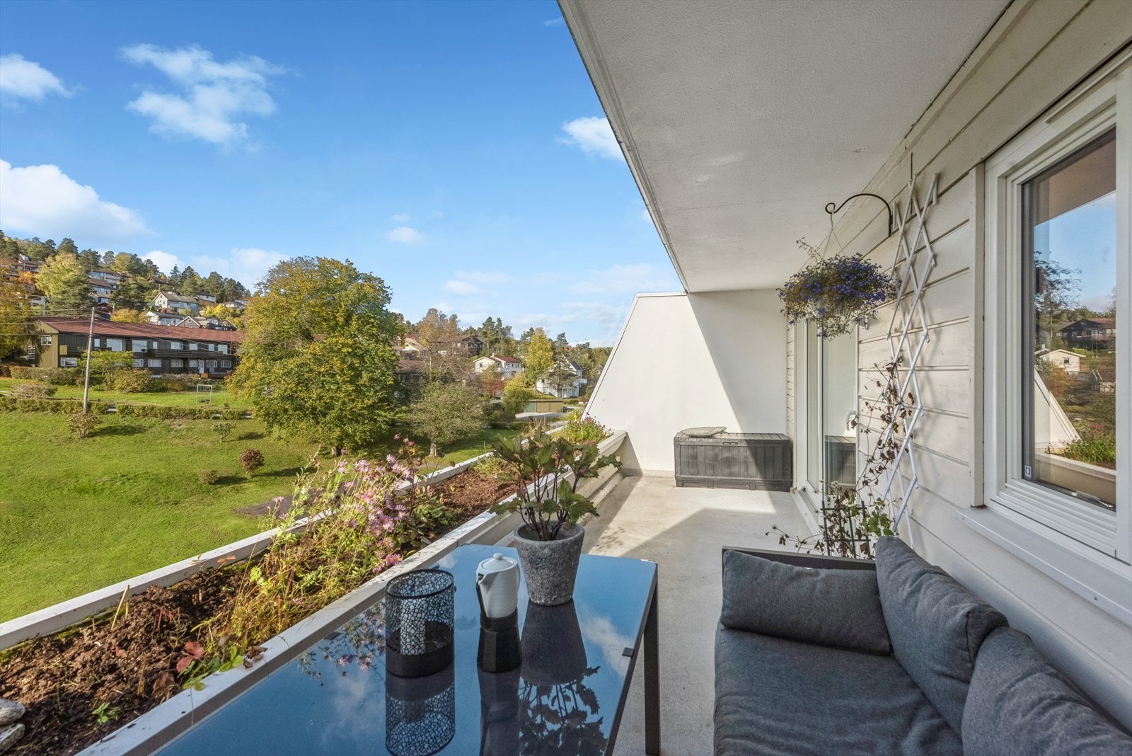 Svært solrik og romslig terrasse på 14 kvm. Galleribilde