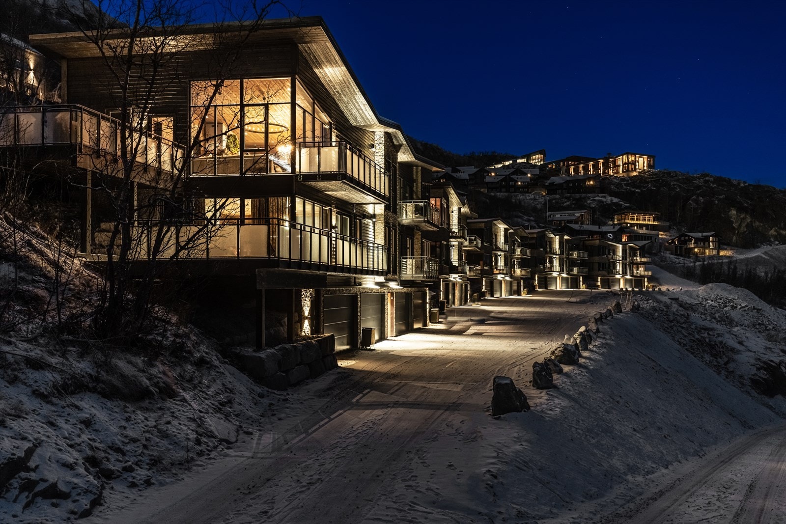 Velkommen til fantastisk beliggende Skarsnuten 905 og Nedre Storelie 1 (endeleilighet 111). Galleribilde