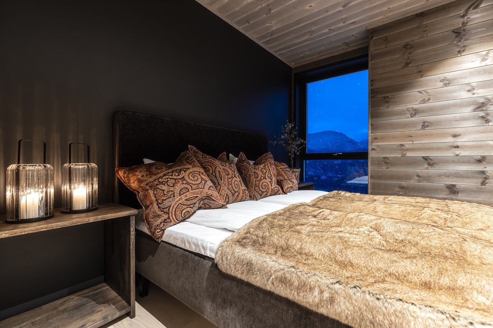 Hovedsoverommet med baderom i direkte tilknytning. Galleribilde