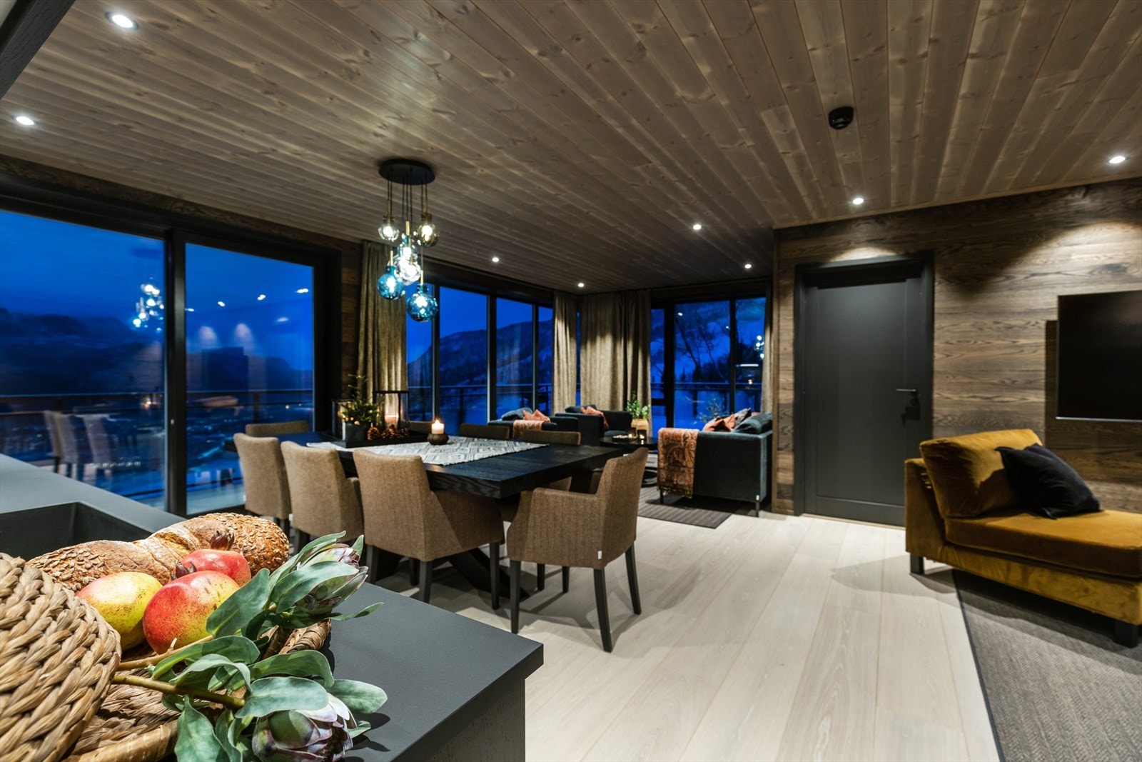 Leiligheten er god fjellatmosfære og innbyr til gode dager på fjellet sommer som vinter! Galleribilde