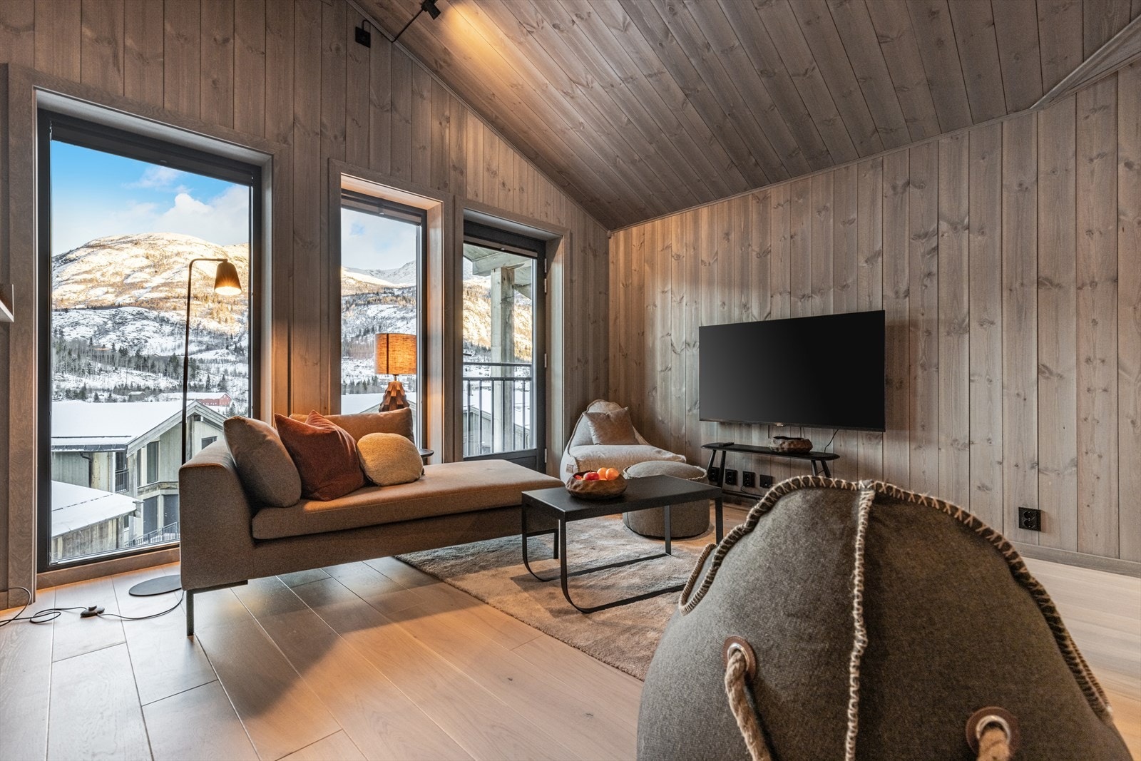 Toppleilighetene er ekstra romslige og har stue både på hovedplan og loftsplan. Galleribilde
