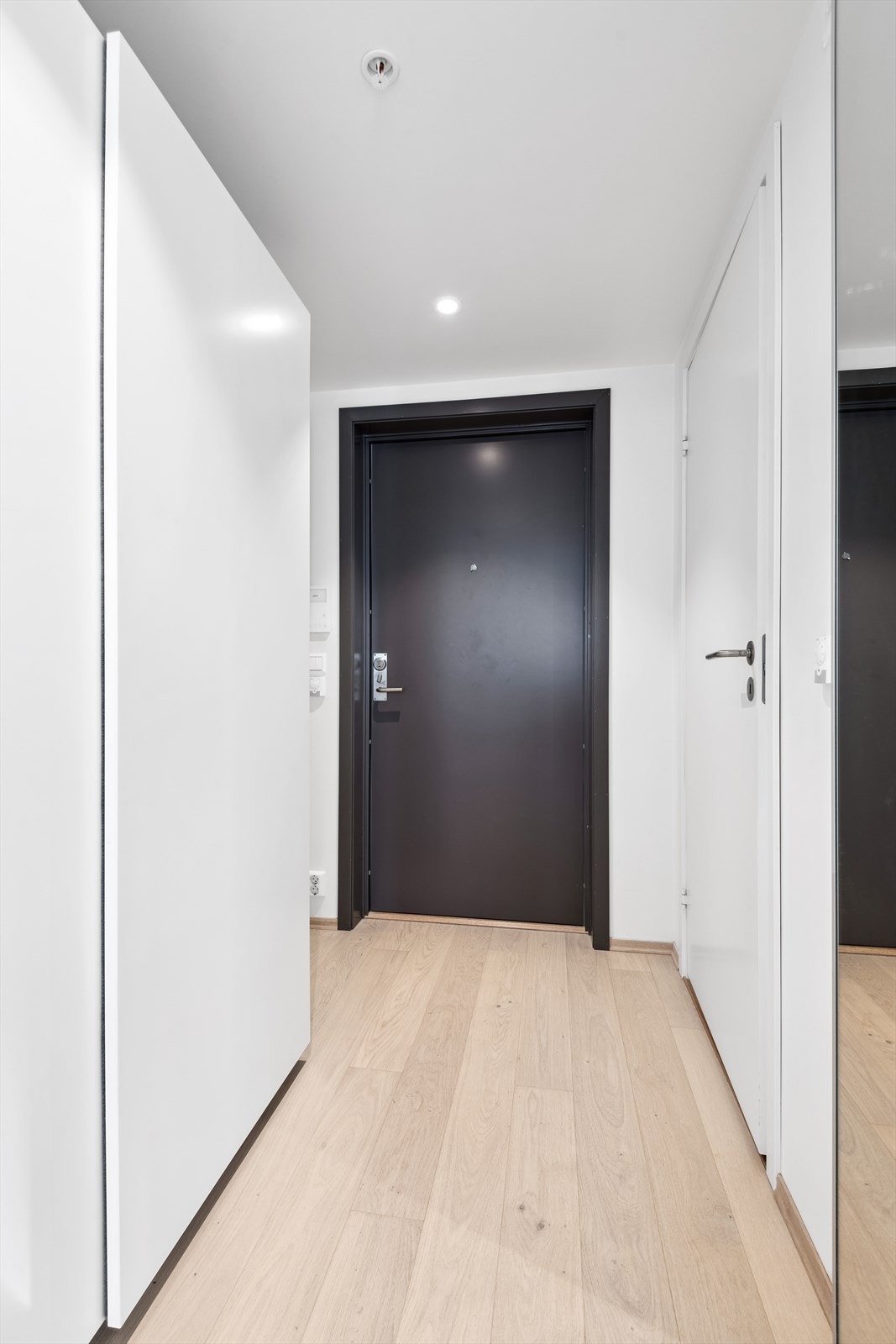 Garderobeskap i gangen medfølger. Velkommen til visning! Galleribilde