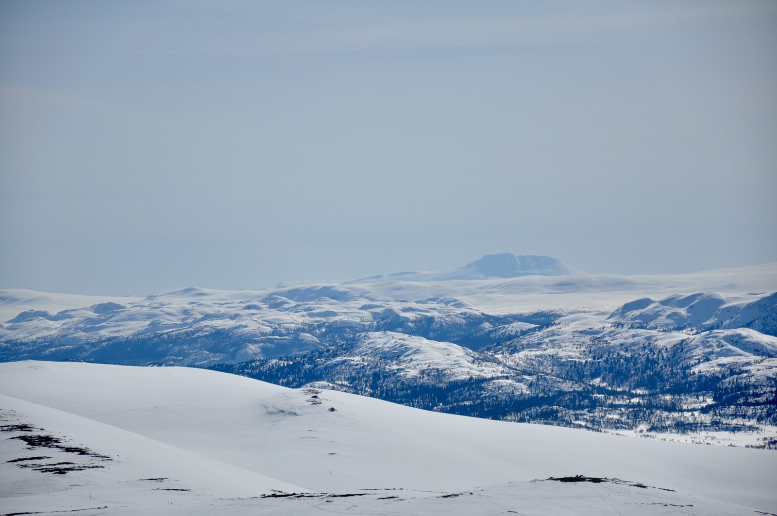 Gaustatoppen sett fra toppen av Hallingnatten Galleribilde