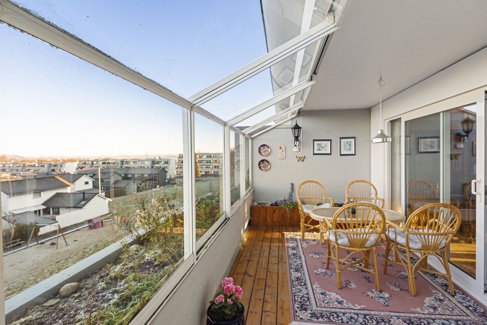 Innglasset veranda. Galleribilde