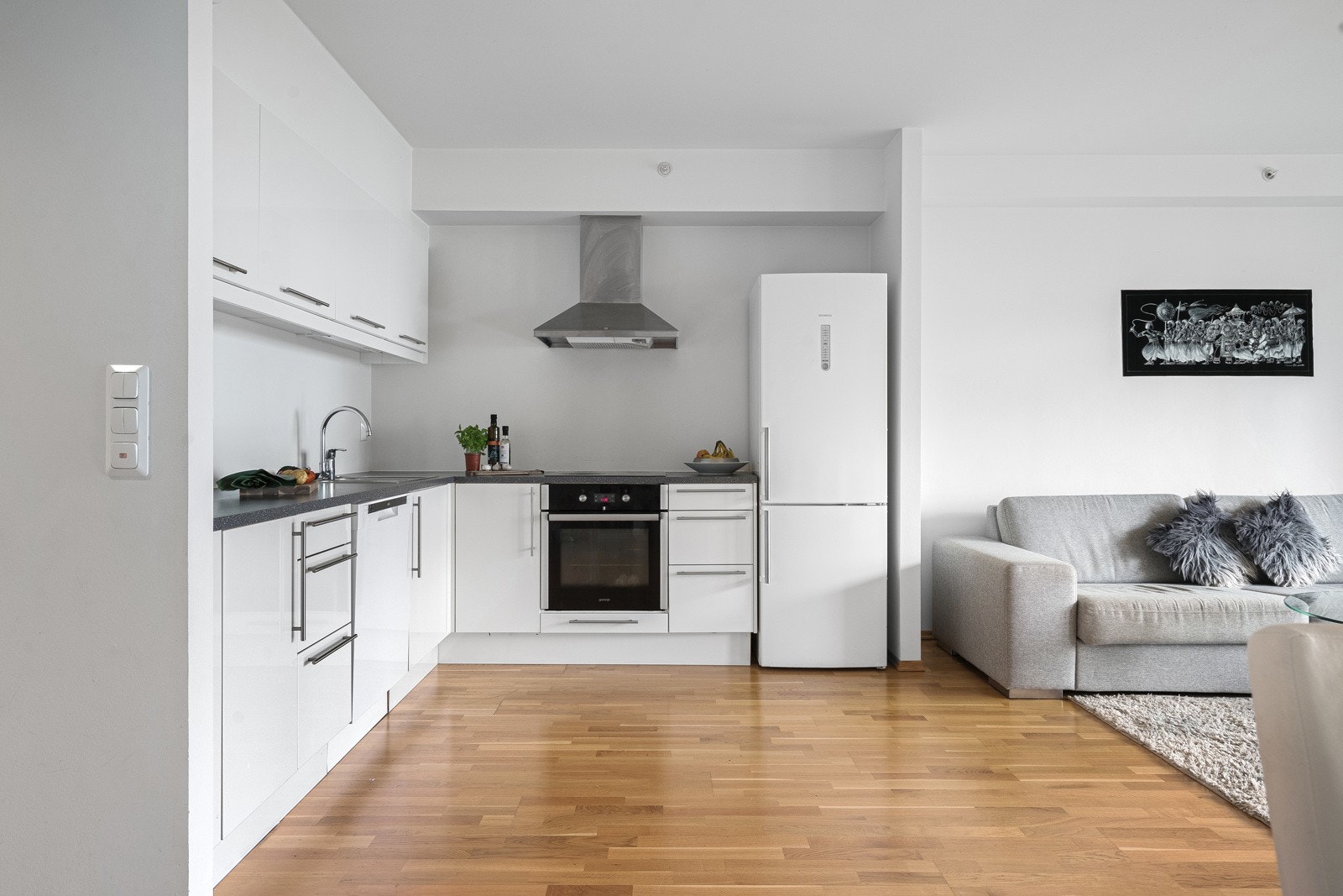 Lys og delikat leilighet med god planløsning og flotte lysforhold. Galleribilde