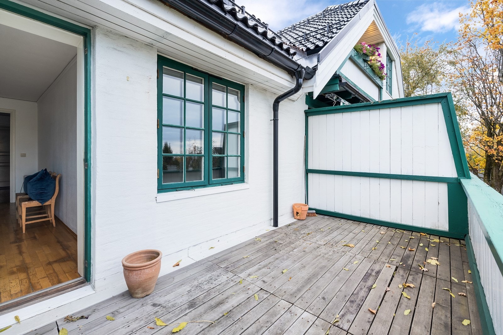 Bo i et flott område på Smestad/Heggeli med historiske villaer i nærområde. Galleribilde