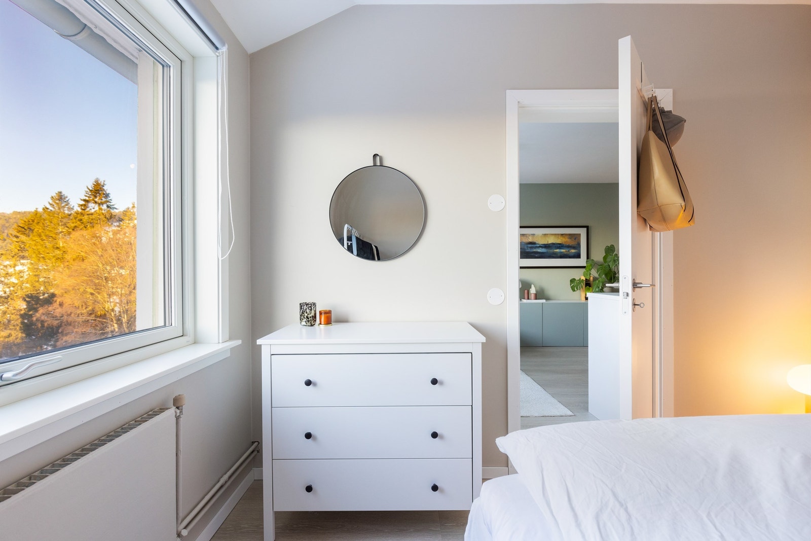 Det er også plass til kommode. Galleribilde