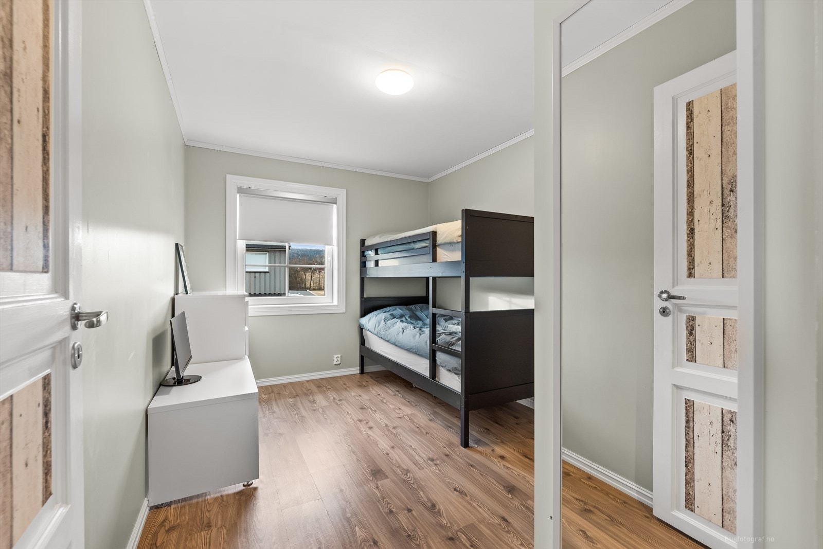 Det er lagt varmefolie i gulv på begge soverommene. Galleribilde