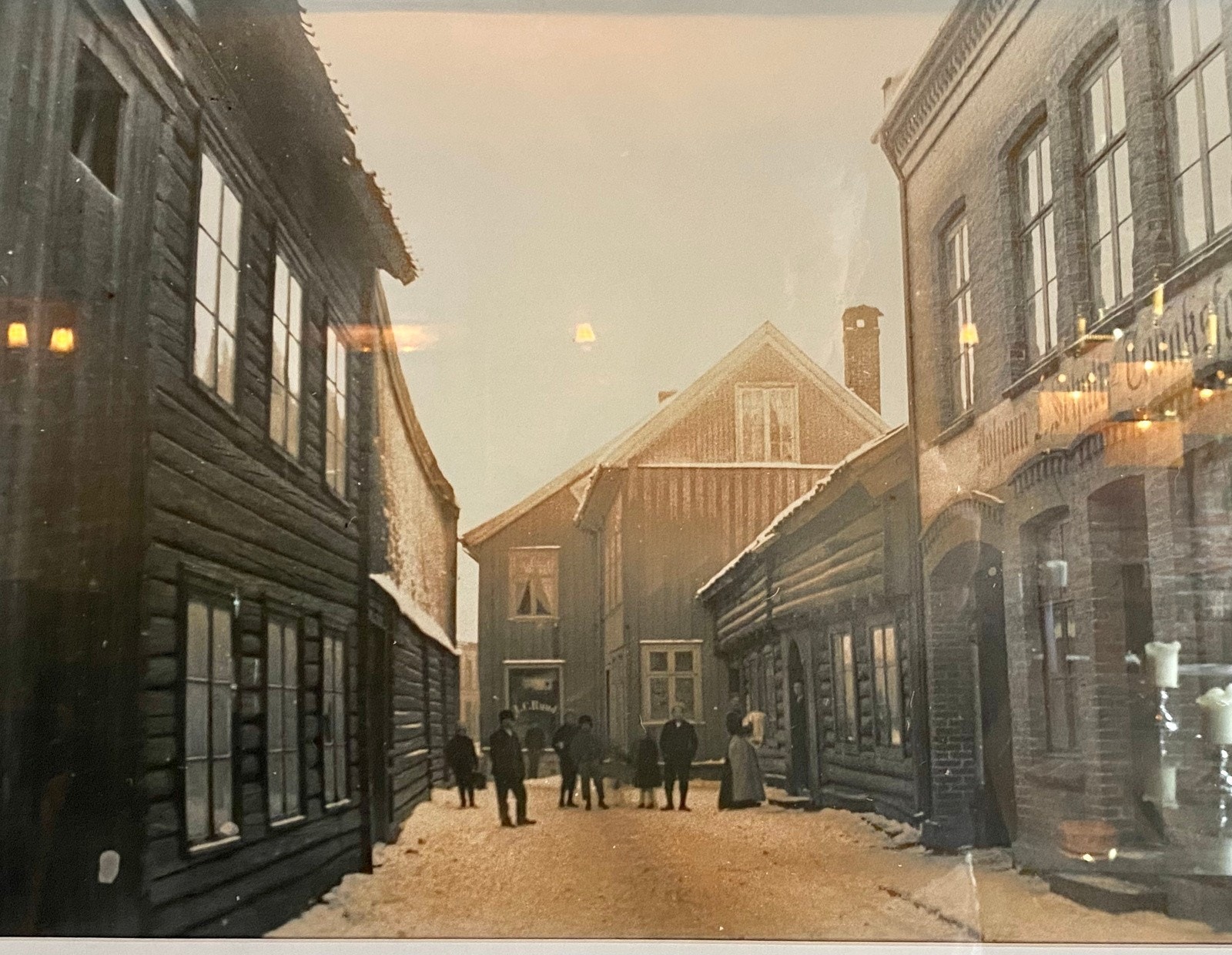 Bildet er hentet fra lokalene til Skjenkestua (usikkert når bildet er tatt) Galleribilde