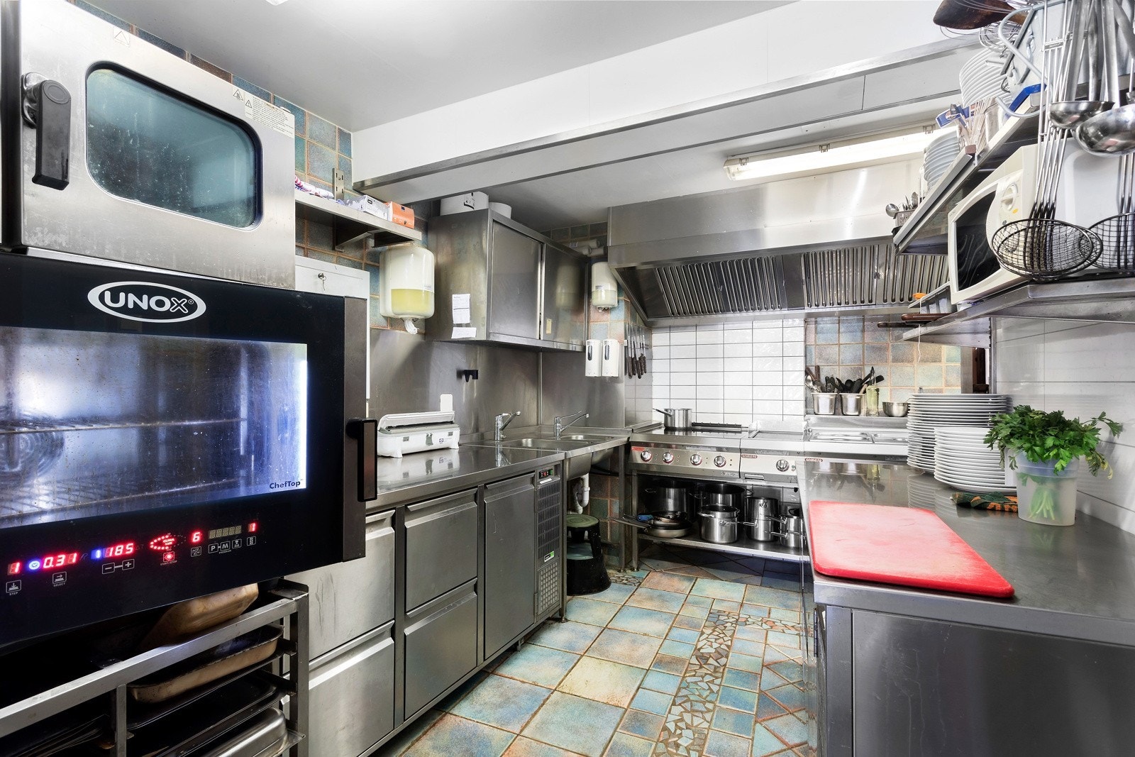 Moderne restaurantkjøkken Galleribilde