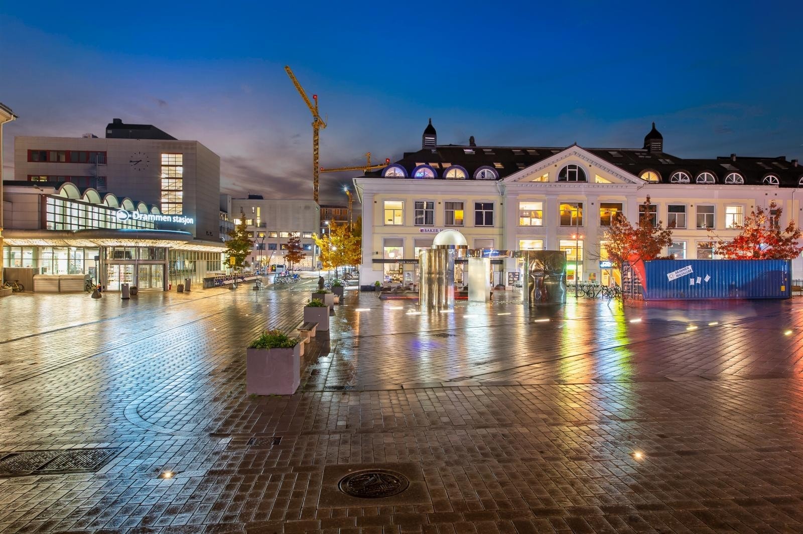 Kun 5 minutters gange til Strømsø torg og togstasjon Galleribilde