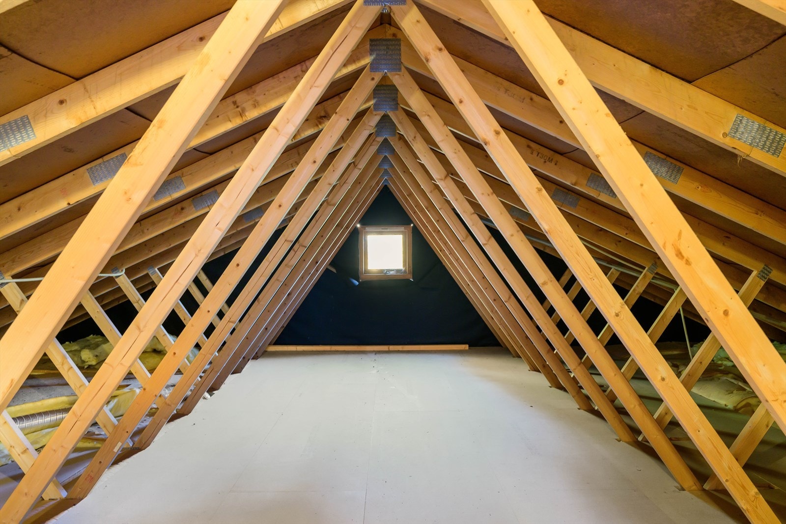 I andre etasje har en også tilgang til loft for lagring. Galleribilde