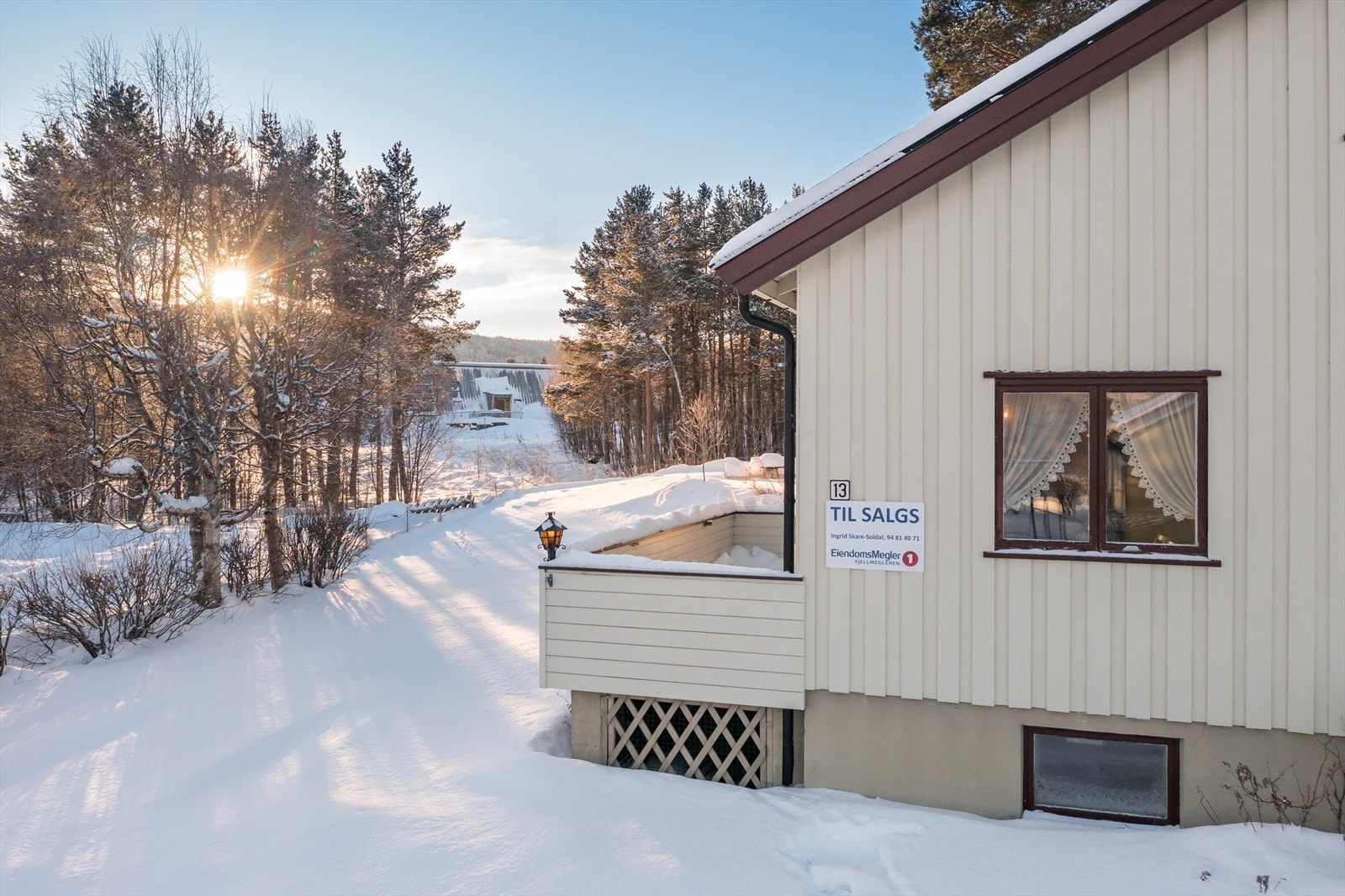 Attraktivt beliggende med Geilo barnehage rett ved, kort gangavstand til Geilohallen med langrenn og skytteranlegg, NTG og Geilo barne- og ungdomsskole Galleribilde