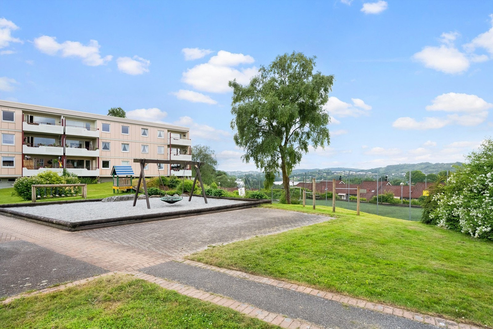 Uteområdet i laget. Galleribilde
