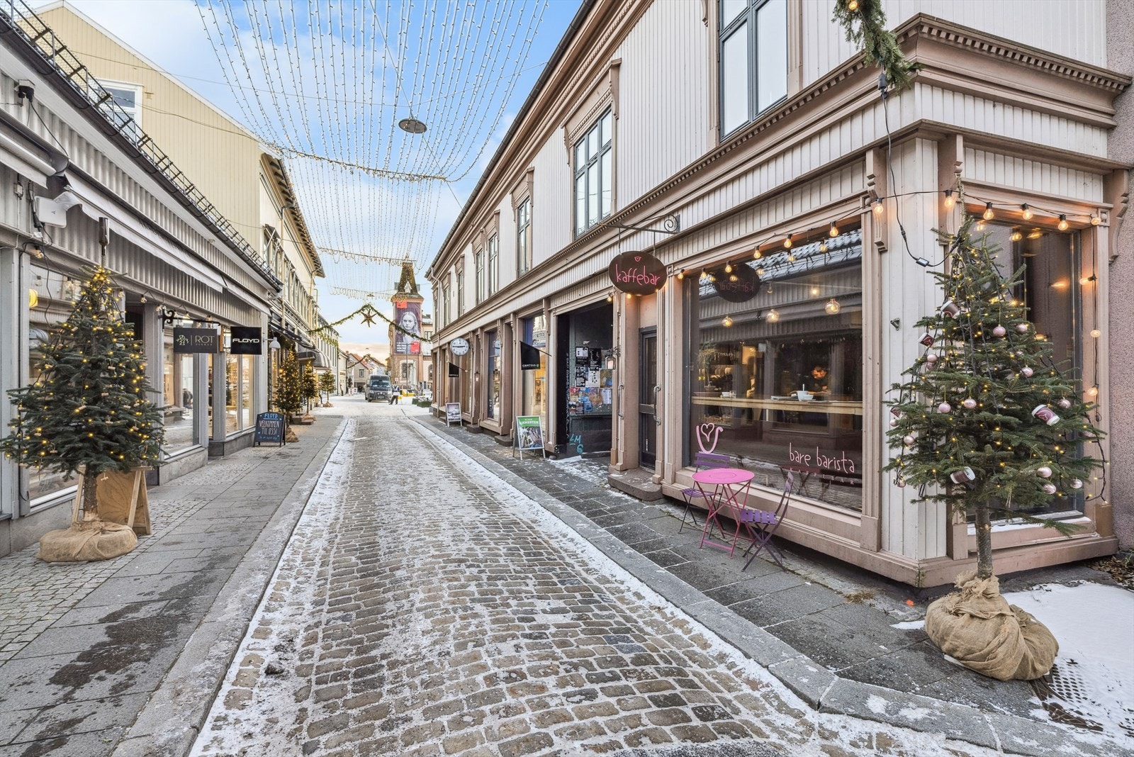 Rett utenfor døren er det kort vei til alt man trenger og mer til. Galleribilde