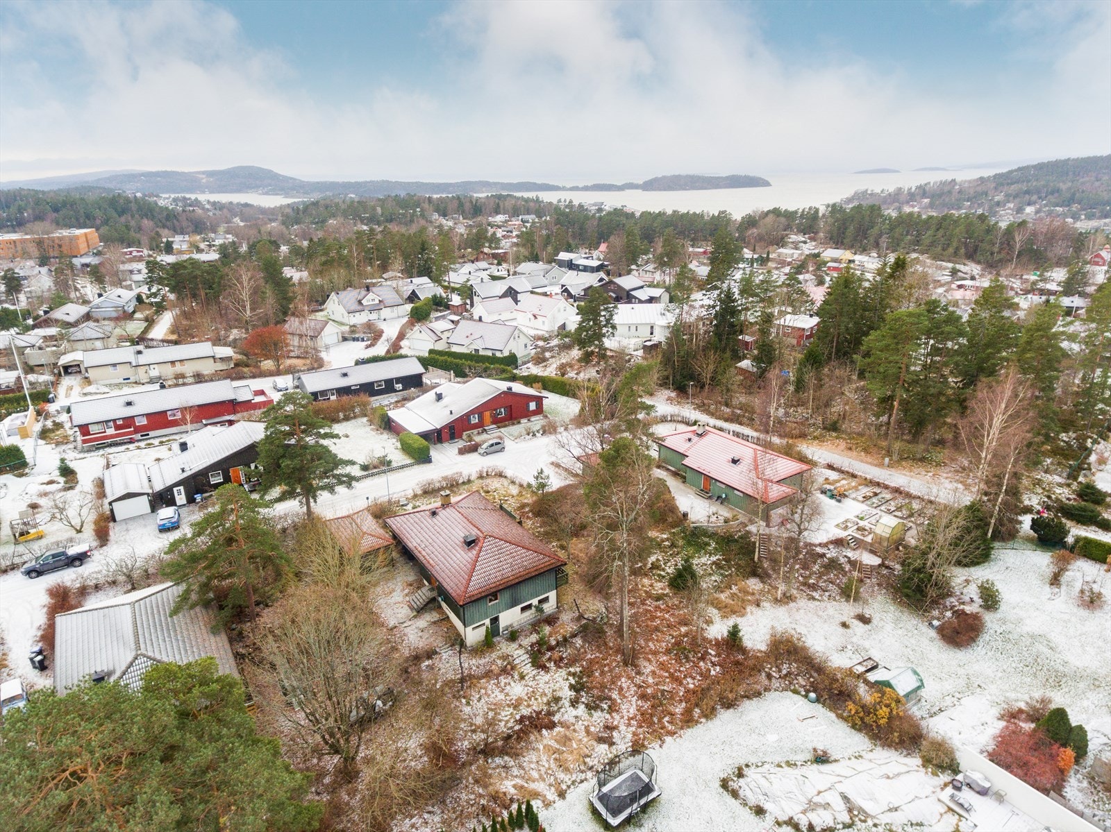 Det er umiddelbar nærhet til flotte tur- og rekreasjonsområder hvor du kan gå korte eller lange turer Galleribilde